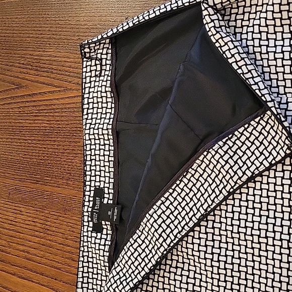 White House Black Market Pencil Skirt - Picture 5 of 7